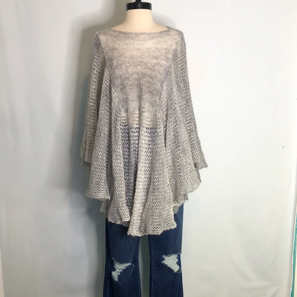 Free People Watson Ombre Gray Sweater Cape Poncho Size Extra Small - Picture 8 of 8